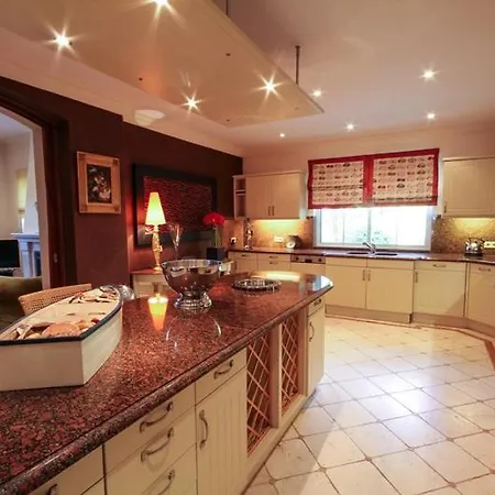 Sleeps 12 Pool Air Con T479957 Villa Quinta do Lago