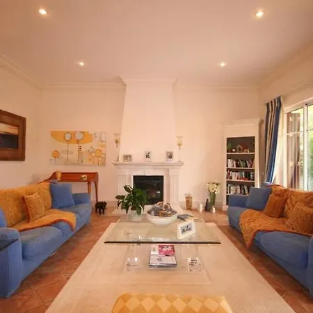 Villa Sleeps 12 Pool Air Con T479957 *